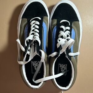 Women’s Vans Sk-8 Low Sz.8.5 Gently Used-Good Condition Sneakers